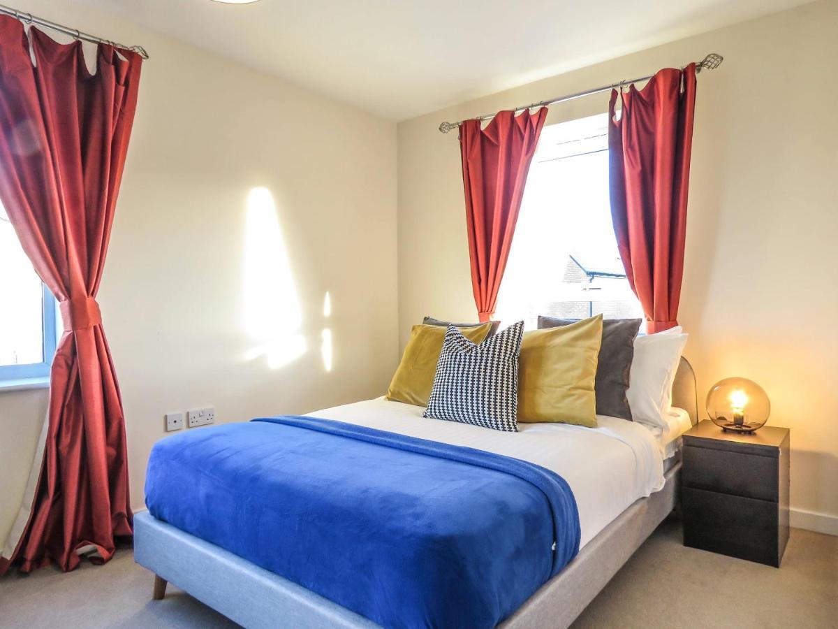 ברמינגהאם Tudors Esuites 4 Bedroom House Driveway & Garden מראה חיצוני תמונה